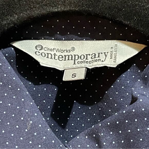 ChefWorks Navy Blue Polka Dot Button-Up Shirt. Size Small - Picture 3 of 5